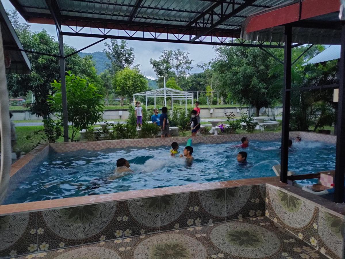 Armthong Resort Nakhon Nayok Extérieur photo